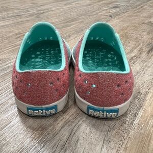 Gently used Teal and Pink glitter Natives. Toddler size 6